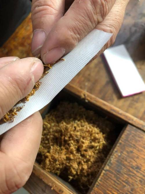 高端香烟烟丝的测试主要包括以下几个方面